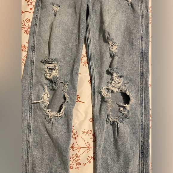 Ultra High Rise Mom Jeans 00 R - Picture 2 of 5